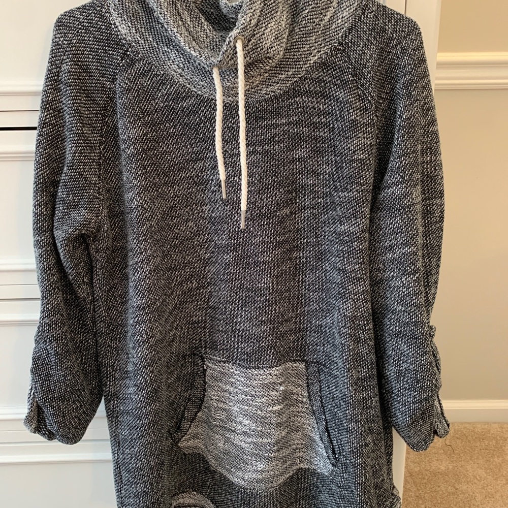 Sweater/ sweatshirt